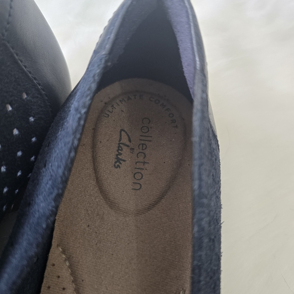 Clarks Juliet Hayes Navy Leather Slip On Loafers - Picture 3 of 6